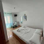 Negru Pensiune Costineşti